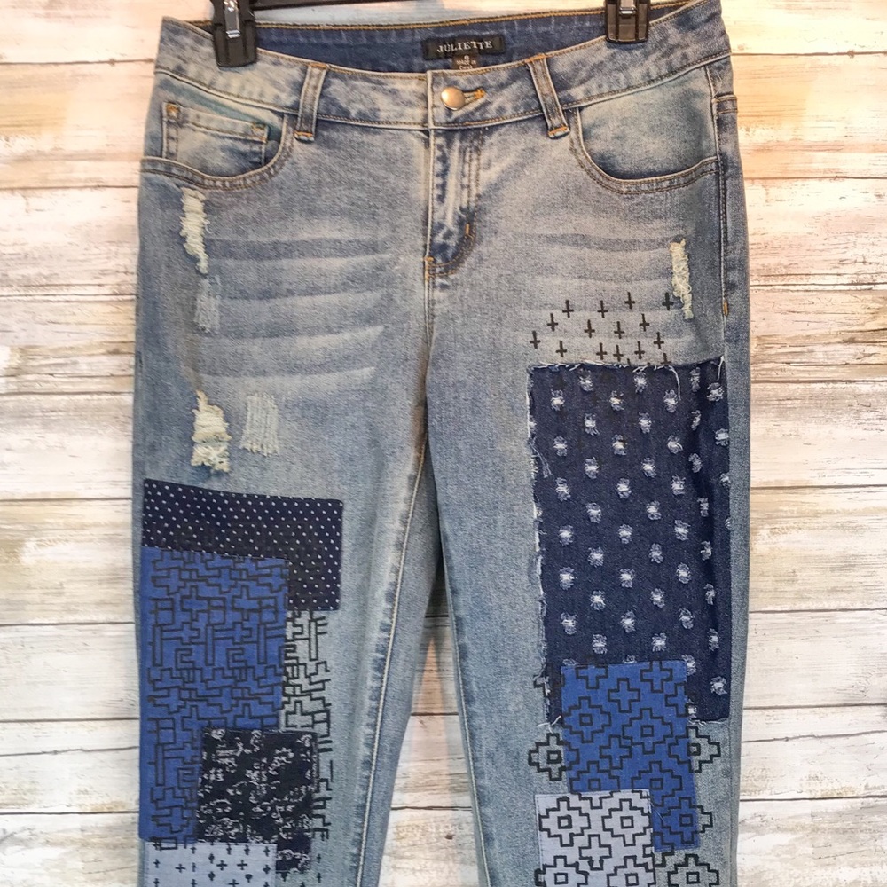 Like New Juliette patch/distressed jeans sz 6